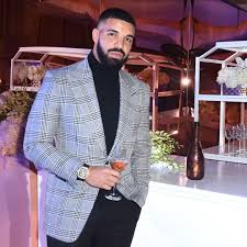 It's the biggest ultimate madness tournament ever, i 'm putting up $100k to the winner so someone go get that. Megarapper Drake So Sieht Es In Seiner Luxusvilla In Toronto Aus Gala De