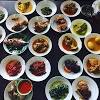 Semua jenis masakan ini lebih populer dengan sebutan masakan padang. 1