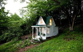 Sandra foster turned a catskills hunting cabin into the romantic victorian. Beautiful Tiny Victorian Cottage Adorable Home
