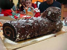Marriott Hotel Singapore Log Cake By Keropokman Via Flickr Log Cake Christmas Log Cake Christmas Log