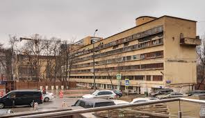 Dann gibt es angebote mit fotos, die in verschiedenen wohnungen aufgenommen wurden. Narkomfin Kommunehaus Wikipedia