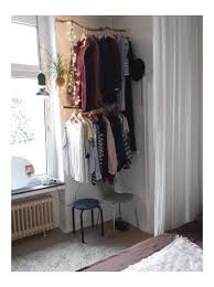 Diy Kleiderstange Aus Sten Diy Kleiderstange Kleidung Aufbewahrung Organisation O In 2020 Small Space Clothing Storage Small Wardrobe Storage Ideas Small Space Storage