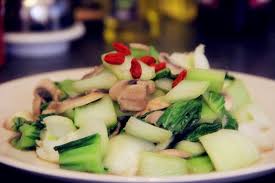 Wash, drain and cut the pak choi into an inch in lengths. Simple Stir Fry With Pak Choi Mushroom And Garlic The Chairman S Bao