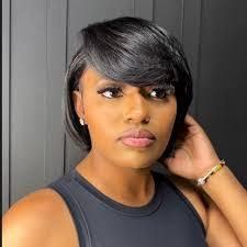 Malika Robinson's Instagram, Twitter & Facebook