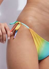 Fully lined and with invisible seams to maintain a continuous shape. Bikinihose Mit Schmalen Bandchen Barcellona Calzedonia