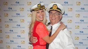 More than three decades after the love boat first set sail on abc — and more than two decades after it made its final voyage — cast members gavin macleod, bernie kopell, ted. Gavin Macleod Talks About Reuniting With Love Boat Cast After More Than 25 Years Abc News