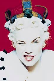 Royals & Rebels: Britse mode : Hohé, Madelief, Montijn, Ileen, Rodriguez  Salinas, Cesar: Amazon.com.tr: Kitap