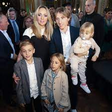 If modric was a joy to watch perisic. Gloria Luka Modric I Supruga Vanja Proslavili Desetu Godisnjicu Braka Uz Simpaticnu Tortu