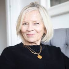 Joanne Good (@middleagedminx)