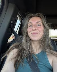 Hanna King's Instagram, Twitter & Facebook