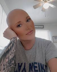 Fb saw it first, this is way out of my comfort zone but I keep hearing  “bald is beautiful”, so here you go 😌