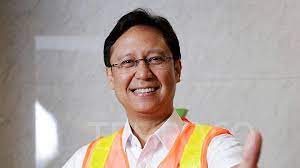 Sadikin berfoto bersama karyawan bank mandiri. Budi Gunadi Sadikin Cerita Keputusan Profesional Terpenting Dalam Karirnya Bisnis Tempo Co