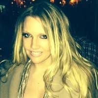 Amanda Ireton's Instagram, Twitter & Facebook