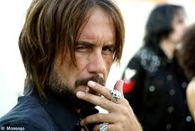 Bekannt geworden ist er als bassist und texter der band böhse onkelz. Pin Von Onkel Mario Auf Stephan Weidner Onkelz Stephan Weidner Musik