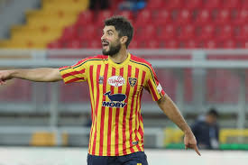 Gianluca lapadula of lecce celebrates after scoring his team's second goal the serie a match between us lecce and brescia calcio at stadio via del. Luca Rossettini E In Ospedale Il Difensore Del Lecce Ha Ancora La Febbre Ma Non E Positivo Al Covid