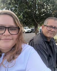 Feliz Día del Padre al mejor hombre del mundo 🌹 No sabías cómo criar a una  niña de 11 años tu solo, como peinar su cabello para ir a la escuela, como