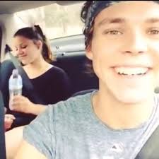 Lauren Irwin (@Laurens_AWeirdo)