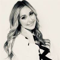 Roxanne Romano's Instagram, Twitter & Facebook