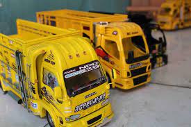 Oke sobat, jangan lupa like, share dan subscribe serta komentar nya ya sobat. Laris Manis Miniatur Olahan Duet Trukmania Dari Batu Merdeka Com