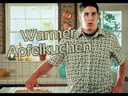 American pie is a 1999 comedy film about four teenage boys who enter a pact to lose their virginity by prom night. American Pie Warmer Apfelkuchen Youtube