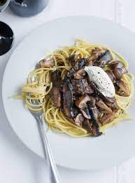 Spaghettis Aux Champignons Ricardo Recipe Ricardo Recipe Stuffed Mushrooms Cafe Food