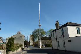 Mai herrscht in den dörfern berchtesgadens große betriebsamkeit. Maypole Wikipedia