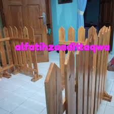 Atapnya saja yang tidak dari bambu, namun terbuat dari alang. Per 1 Meter Pagar Bayi Pagar Pembatas Dekorasi Pagar Kayu Pagar Anak Pagar Bermain Pagar Kucing Shopee Indonesia