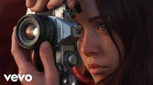 Sono ore difficili e drammatiche per michele merlo, 28 anni, il fu 'mike bird' ad amici di maria de filippi (16esima edizione, anno 2017), e per la sua famiglia. Federico Baroni Online Il Video Di Spiegami Prodotto Da Bendo Films Protagonisti Camihawke E Michele Merlo