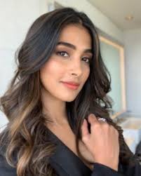 Pooja hegde is well trained kathak dancer. Pooja Hegde Wiki Bio Age Husband Family Biography Networth Wikistaar Com