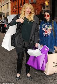 But having worked through their difficulties, courtney love, 51, and daughter frances bean cobain, 23, were pictured on tuesday making a continued effort to patch up their relationship. Courtney Love And Frances Bean Cobain Continue To Rebuild Their Bond Frances Bean Cobain Courtney Love Kurt And Courtney