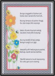 Kerat kerat kayu diladang hendak dibuat hulu cangkul berapa berat mata memandang barat lagi bahu memikul. Pantun Dua Kerat Belajar Sastra Dan Seni