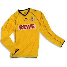 Zeige deine fanliebe sowohl auf und neben dem platz. Pin Auf Fc Fanshop