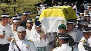 Sultan johor ucap terima kasih kepada kerajaan, wanita nyaris maut dalam kebakaran. Jenazah Bonda Sultan Johor Selamat Dimakamkan Mynewshub