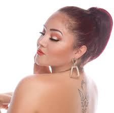 Brigitte Arbaiza y su Fresa Kumbion