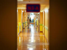 Zdravniška zbornica v DZ vložila predlog sprememb kazenskega zakonika  video - siol.net