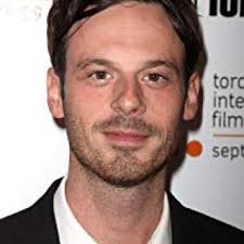 Lyle, Lyle, Crocodile: Clothes, Outfits, Brands, Style and Looks