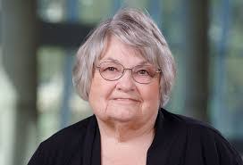 Sarah Holstein's Instagram, Twitter & Facebook