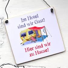 Pin Von Signė A Auf Sommerdeko Camping Schilder Geschenke Fur Camper Gute Laune Spruche