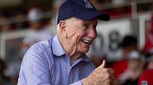 Ex UA baseball player makes it to College World Series at 92