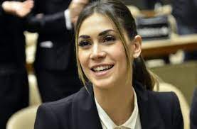 Welcome to the official facebook page of kevin prince boateng twitter Kugelrund Wird Bald Melissa Satta Die Freundin Von Schalke Star Kevin Prince Boateng Erwartet Ein Baby Stuttgarter Nachrichten