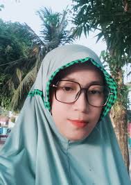 Creative Crafts Made from Recycled Household Items