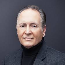 Cesar Ulloa's Instagram, Twitter & Facebook