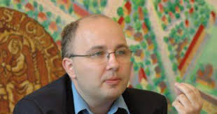 Czerwonym autobusem po głosy