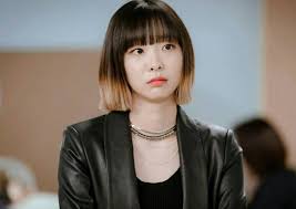 Model rambut pendek sebahu cocok untuk wanita wajah bulat rambut keriting tanpa poni segi pendek lurus smoothing dengan ikatan. 12 Aktris Yang Tampil Ikonik Dengan Rambut Pendek Di Kdrama Tahun 2020