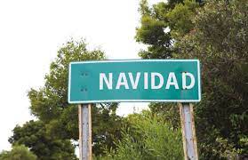 Pueblo navideño de 32x37x20 cm con papá noel y renos en movimiento decorados con purpurina.aldea de resina ideal para todas. Navidad En Navidad La Tercera