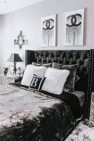 Black And White Themed Room 50 Top Guide Of Black White Bedroom Decor Dizzyhome Com In 2020 White Bedroom Decor Black Bedroom Decor Grey Bedroom Decor
