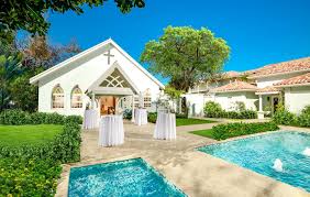 Getting Married In Jamaica Insights From Wedding Planners In 2020 Destination Wedding Venues Best Wedding Venues Montego Bay Wedding