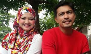 Muchlas adi putra gadis manis berbaju merah. Status Instagram Adi Putra Cetus Persoalan
