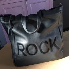 Blouson de style motard en cuir noir. Sac Cabas De Createur Francais Cuir Graine Noir Broderie Originale Rock Sac Cabas Cuir Cabas Cuir Sac Cabas Cuir Noir