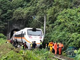 大魯閣纖維 大魯閣開發 鈴鹿賽道樂園 大魯閣新時代購物中心 高雄草衙道購物中心. ç«è»Šæœ€å±éšªä½ç½®æ˜¯æ½°ç¸®å€ å°ˆå®¶ 3å¤§ä½ç½® å‡ºäº‹æ­»å‚·æœ€åš´é‡